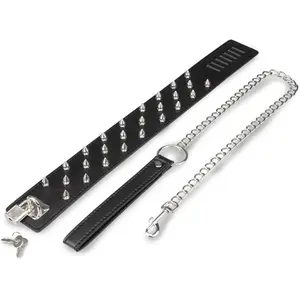 Collier BDSM cuir et pointes