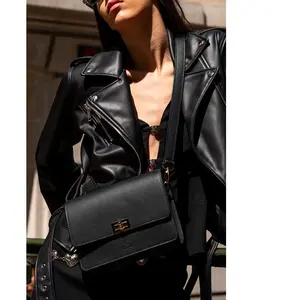 1987 by Abaco - Sac bandoulière en Cuir Gaya noir - 22,5x16,5x6,5 cm OS pas cher