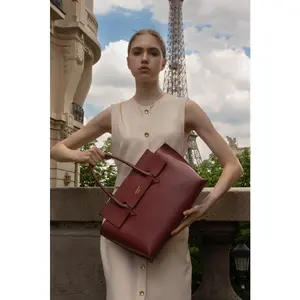Abaco Studio - Sac à main en Cuir Irena Bordeaux - 40x25x9 cm OS pas cher