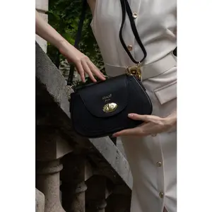 Abaco Studio - Sac bandoulière en Cuir Fae Noir - 26x18x9 cm OS pas cher