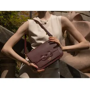 Abaco Studio - Sac porté épaule en Cuir Ambre Bordeaux - 26x17x8 cm OS pas cher