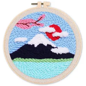 Figured'Art Punch Needle Kit Complet pour Adultes et Enfants - Le Mont Fuji et Cerisier - Parfait pour Débutant. Set prêt à broder taille 20x20cm avec cadre circulaire