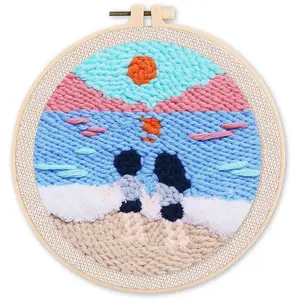 Figured'Art Punch Needle Kit Complet pour Adultes et Enfants - Sur la Plage - Parfait pour Débutant. Set prêt à broder taille 20x20cm avec cadre circulaire