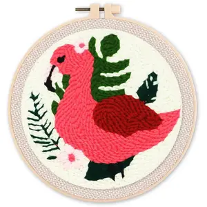 Figured'Art Punch Needle Kit Complet pour Adultes et Enfants - Flamant Rose et Feuillage - Parfait pour Débutant. Set prêt à broder taille 20x20cm avec cadre circulaire