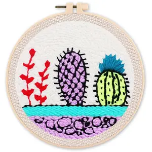 Figured'Art Punch needle cactus sur fond bla pas cher