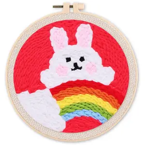 Figured'Art Punch Needle Kit Complet pour Adultes et Enfants - Lapin et Arc en Ciel - Parfait pour Débutant. Set prêt à broder taille 20x20cm avec cadre circulaire