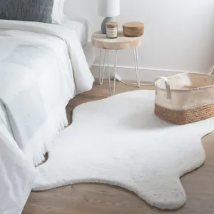 Maisons du Monde Tapis imitation fourrure écrue 90x120 pas cher