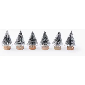 Monoprix Boite de 6 mini sapins, 6cm, en plastique pas cher