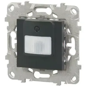 Prise quadruple surface Céliane complet Basalte Legrand NC4701 | Leroy Merlin