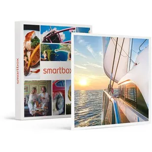 Smartbox Coffret Cadeau - Balade en catamaran pour 2 adultes et 1 enfant depuis... pas cher