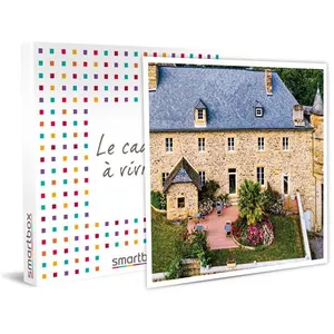 Smartbox Coffret Cadeau - Escapade romantique de 3 jours en suite avec macarons... pas cher