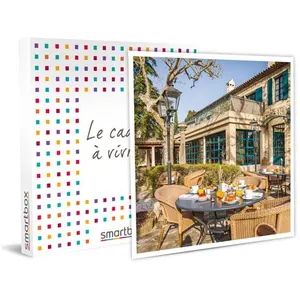 Smartbox Coffret Cadeau - 3 jours en famille dans un hôtel 4* près d'A... pas cher