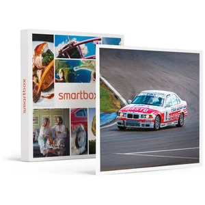 Comparateur de prix : Smartbox Coffret Cadeau - Stage de pilotage : 6 tours sur le circuit du Val de Vienne en Cupra Leon ou en BMW Superberline 2.0- Sport & Aventure
