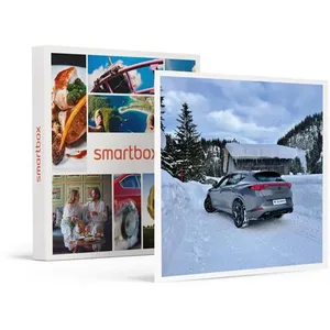 Smartbox Coffret Cadeau - Stage de pilotage sur glace : 10 tours en passager sur le circuit de Flaine en Cupra Leon ou en BMW Superberline 2.0- Sport & pas cher