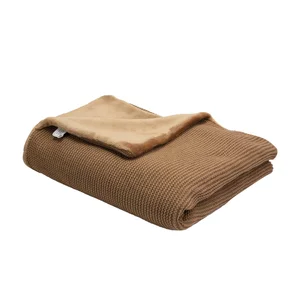 Trois Kilos Sept Couverture en tricot et flanelle Camel (75 x 100 cm) pas cher