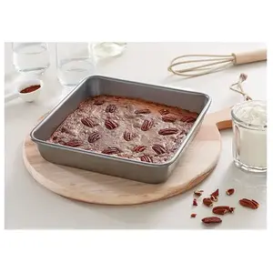Moule à manqué carré acier revêtement antiadhérent 23 cm Mathon pas cher