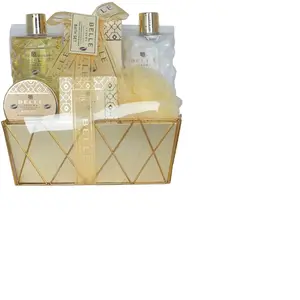 Comparateur de prix : GLOSS Panier de bain - Belle Luxury Gold - 6 produits