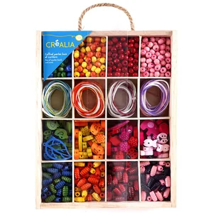 Coffret perles en bois, breloques et liens - Créalia pas cher