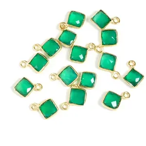 Perles Corner Pendentif Serti Carré Onyx Vert Doré à l'or fin 24K