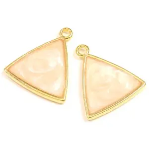 Perles Corner Pendentif Triangle Émaillé Nacré Doré à l'or fin 24K - 2 pcsVendu parscrapmalin