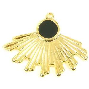 Perles Corner Pendentif Soleil Émail Noir Doré à l'or fin 24KVendu parscrapmalin
