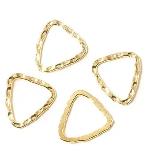 Perles Corner Anneau Fermé Triangle Doré à l'or fin 24K - 4 pcsVendu parscrapmalin