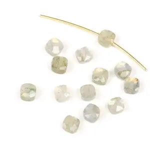 Perles Corner Perle Naturelle Carrée 4 mm LabradoriteVendu parscrapmalin