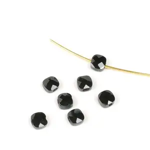 Perles Corner Perle Naturelle Carrée 4 mm SpinelleVendu parscrapmalin