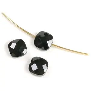 Perles Corner Perle Naturelle Carrée 6 mm SpinelleVendu parscrapmalin