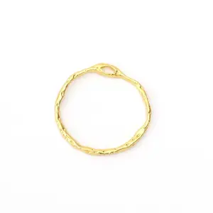 Perles Corner Pendentif Rond Texturé Doré à l'or fin 24K - 2 pcs