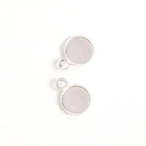 Perles Corner Pendentif Pour Cabochon 6 mm Argenté 925 - 4 pcsVendu parscrapmalin