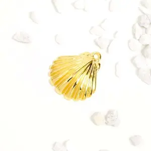 Perles Corner Pendentif Coquillage 18 x 20 mm Doré à l'or fin 24K - 2 pcsVendu parscrapmalin