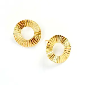 Perles Corner Clou d'oreille Disques Ondulés Doré à l'or fin 24K - 2 pcsVendu parscrapmalin