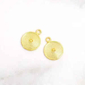 Perles Corner Pendentif Ethnique Rond Doré à l'or fin 24K - 2 pcsVendu parscrapmalin