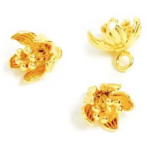 Perles Corner Pendentif Petite Fleur Doré à l'or fin 24K - 2 pcsVendu parscrapmalin