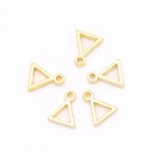 Perles Corner Pendentif Triangle - Doré à l'or fin 24K - 4 pcsVendu parscrapmalin