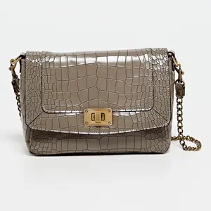 Abaco Paris - Sac bandoulière en Cuir motif python Gaby taupe - 20x7x1... pas cher