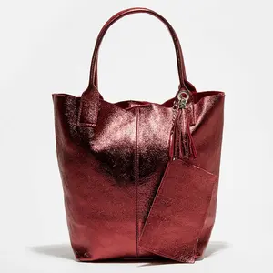 Abaco Studio - Sac cabas en Cuir Yana rouge métallique - 37x25x35 cm O...