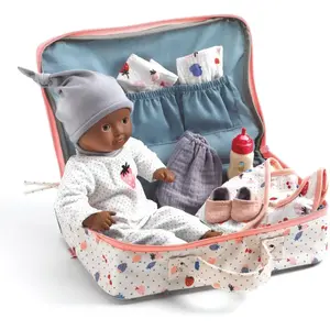 Comparateur de prix : Djeco Coffret poupée et accessoires : La valise de Cerise