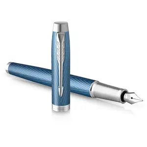 Parker IM stylo plume | Bleu gris Premium avec attributs chromés | Pointe moyenne avec cartouche d’encre bleue | Coffret cadeauVendu paramazon