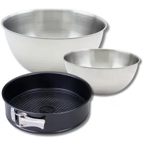 Lot avec 1 Moule à manqué à charnière 24 cm, 1 spatule Zenker et 2 bol... pas cher