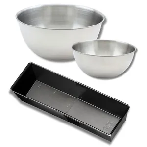 Comparateur de prix : Lot avec 1 moule à cake de 28 à 40 cm, 1 spatule Zenker et 2 bols à mi...