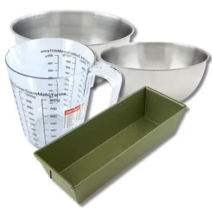 Comparateur de prix : Set pâtisserie avec moule à cake 30 cm revêtu cire de carnauba, 2 bols...