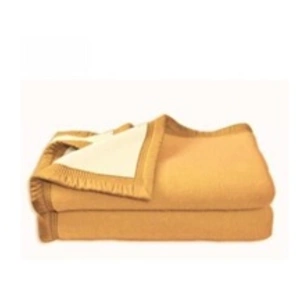 POYET MOTTE Couverture Aubisque en laine woolmark 240x260 cm mais et champagne pas cher