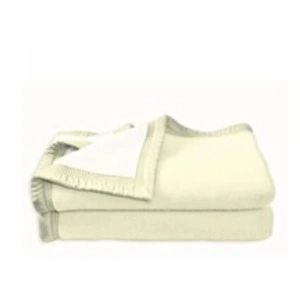 POYET MOTTE Couverture Aubisque en laine woolmark naturelle 220x240 cm blanche pas cher