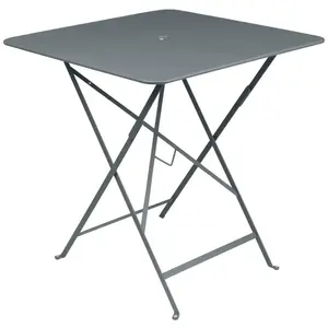 FERMOB Table de jardin Bistro - Carré - Acier - Gris orage - 4 personnes pas cher