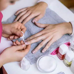 Soin des ongles + pose de french bio - MADEMOISELLE BIO INSTITUT