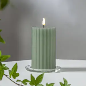 Comparateur de prix : Led Wachskerze Flamme Stripe Batterie Timer 15x7,5cm grün
