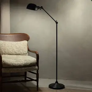 Comparateur de prix : Markslöjd Lampe sur pied Portland, 2 réglages, noire