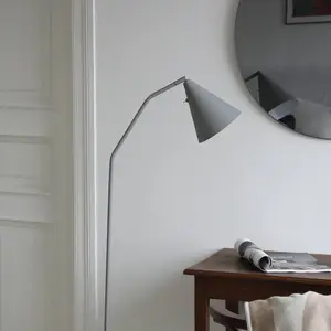 Comparateur de prix : Markslöjd lampadaire LED Funil, gris, métal, à intensité variable